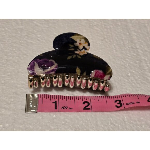 Floral Hair Claw Clip With Spring Mechanism For Women - Picture 5 of 5